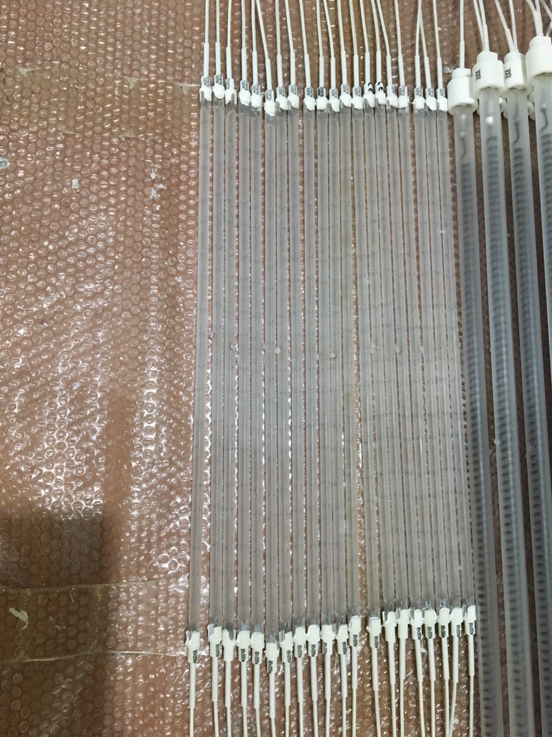 Lámpara de calor infrarroja estilo fibra de carbono